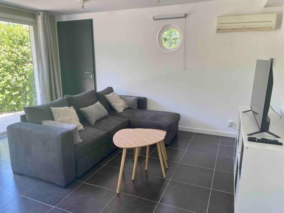Appartement 2-4 Pers. Piscine, Entre Aix Et Cassis La Destrousse المظهر الخارجي الصورة